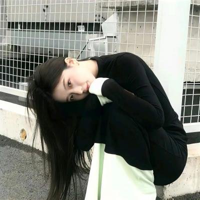 女大学生